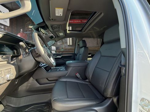 New 2026 GMC Sierra 3500 Denali w/ Denali Reserve Package AWD/4WD image 13