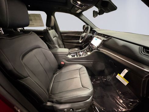 New 2026 Jeep Grand Cherokee L Limited AWD/4WD image 15