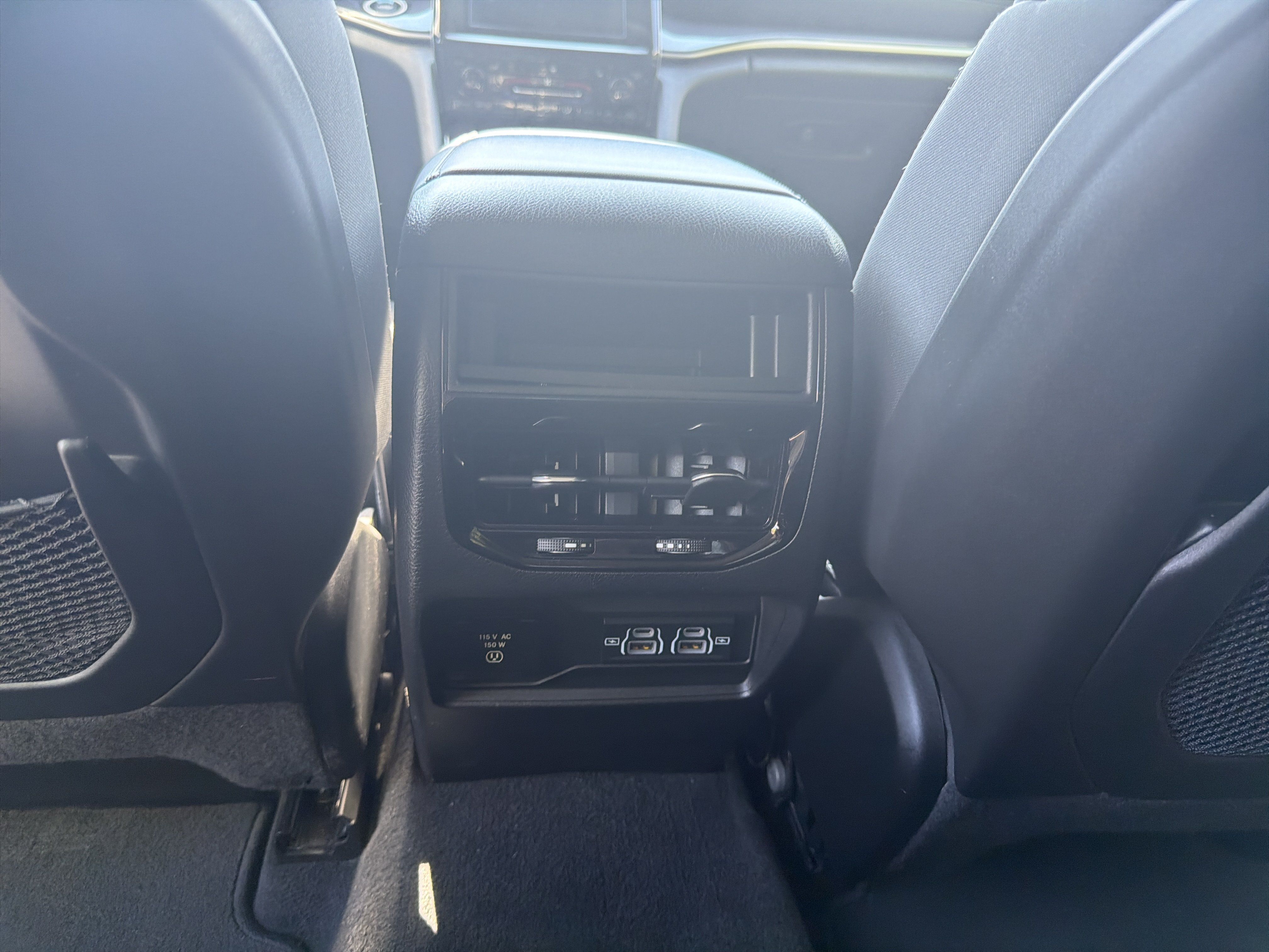 Used 2022 Jeep Grand Cherokee Laredo w/ Luxury Tech Group I AWD/4WD image 12