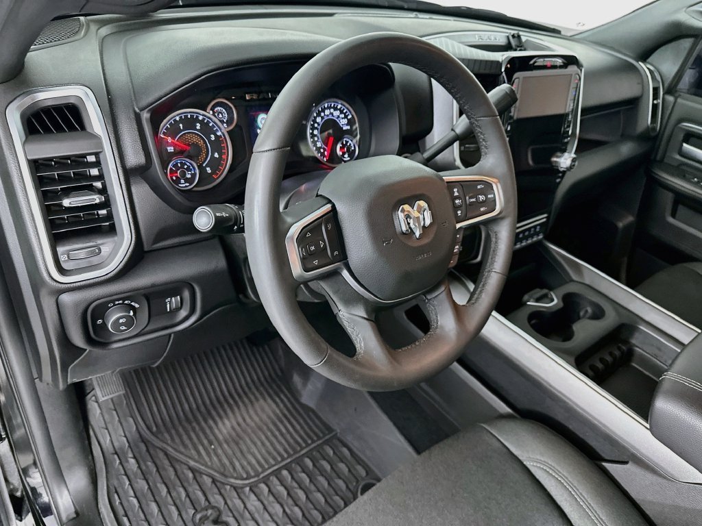 Used 2025 RAM 3500 Big Horn AWD/4WD image 30