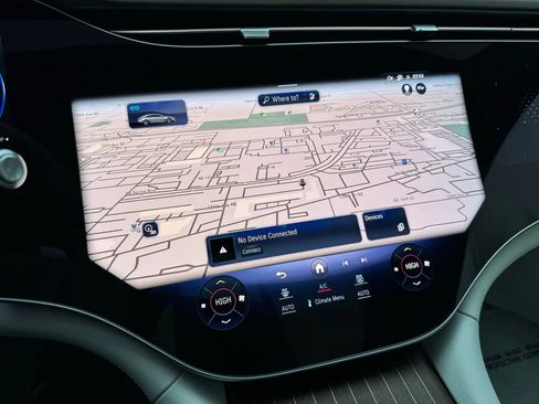 Used 2022 Mercedes-Benz EQS 580 4MATIC Sedan w/ AMG Line Interior image 39