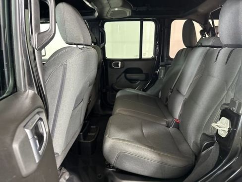 Used 2024 Jeep Wrangler Unlimited image 24