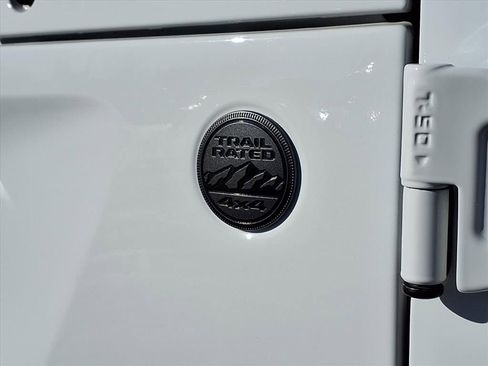 Used 2025 Jeep Wrangler Sport S image 21