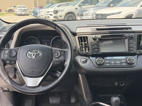 Used 2018 Toyota RAV4 XLE AWD/4WD image 20