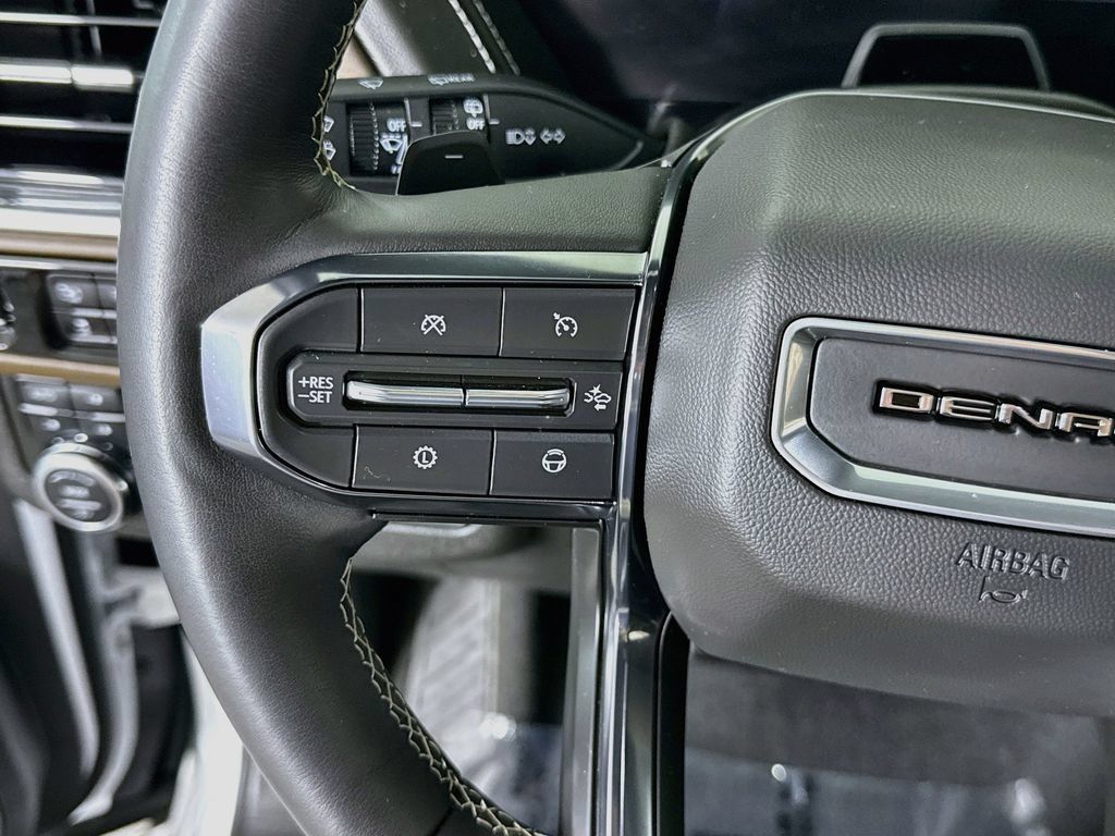 Used 2025 GMC Yukon Denali Ultimate AWD/4WD image 23