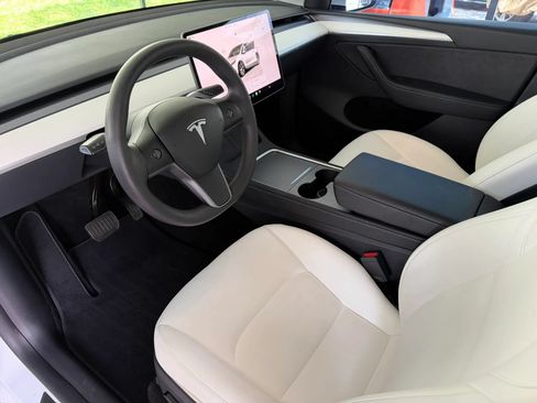 Used 2023 Tesla Model Y Long Range AWD/4WD image 14