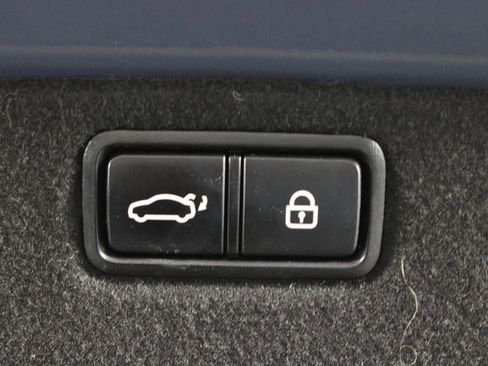 Used 2016 Hyundai Genesis 3.8 w/ Option Group 02 image 16