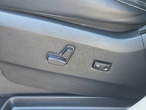 Used 2019 Dodge Grand Caravan SXT FWD image 13