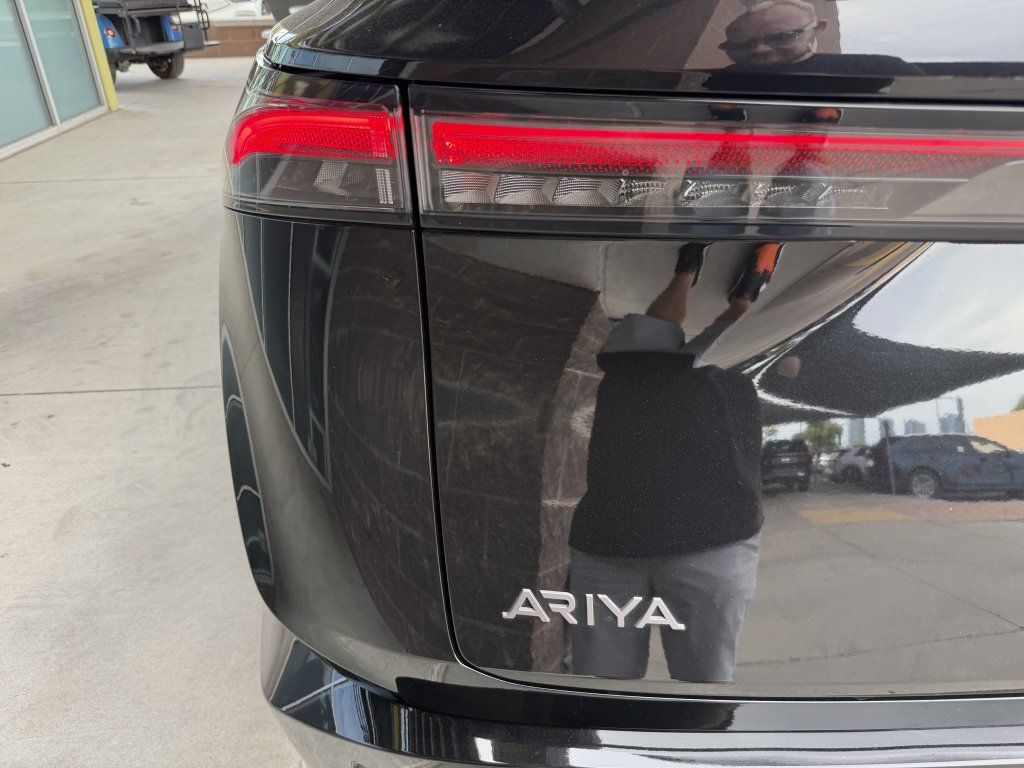 Used 2024 Nissan Ariya FWD image 14