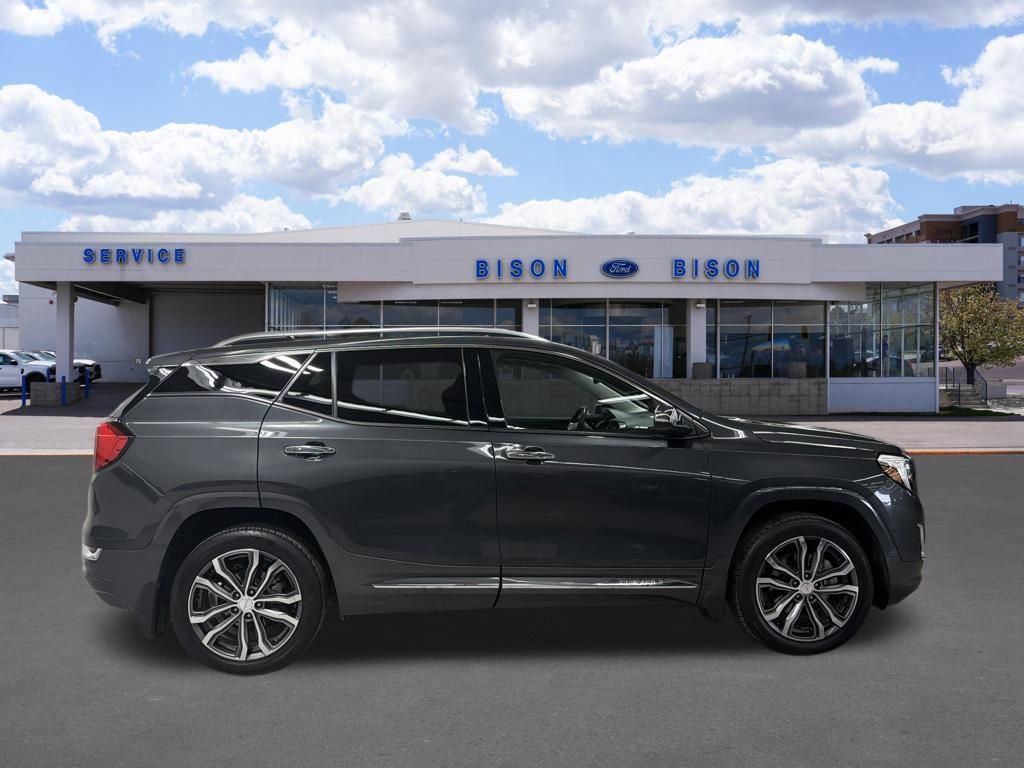 Used 2019 GMC Terrain Denali w/ GMC Pro Grade Package AWD/4WD image 2