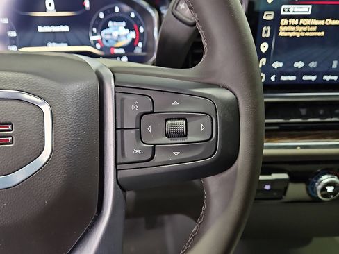 Used 2025 GMC Sierra 2500 SLE image 17