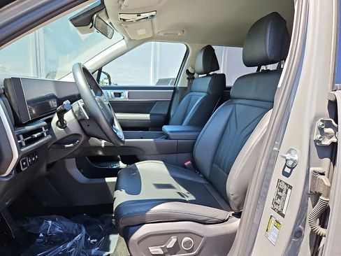 Used 2025 Hyundai Santa Fe SEL AWD/4WD image 13