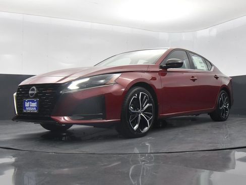 Certified 2025 Nissan Altima 2.5 SR image 24