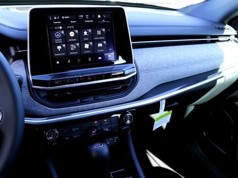 New 2026 Jeep Compass Latitude image 13