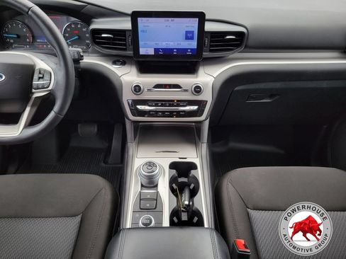 Used 2023 Ford Explorer XLT AWD/4WD image 21