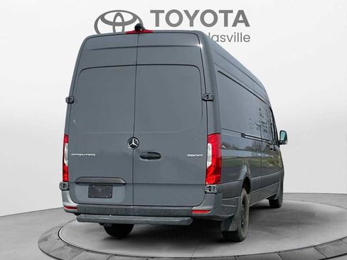 Used 2023 Mercedes-Benz Sprinter 2500 image 7