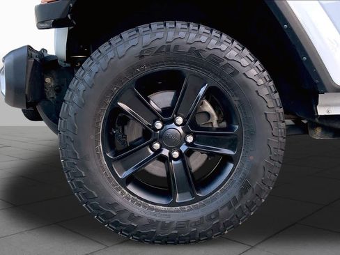 Used 2023 Jeep Wrangler Unlimited Sahara w/ LED Lighting Group AWD/4WD image 11