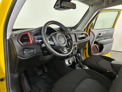 Used 2023 Jeep Renegade Trailhawk image 2