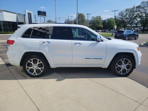 Used 2020 Jeep Grand Cherokee Overland image 2