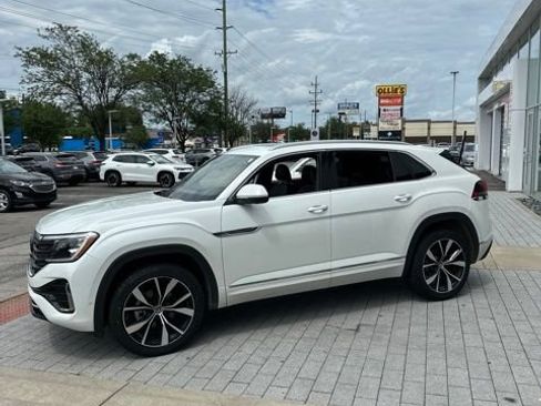 Certified 2025 Volkswagen Atlas Cross Sport SEL Premium R-Line AWD/4WD image 18