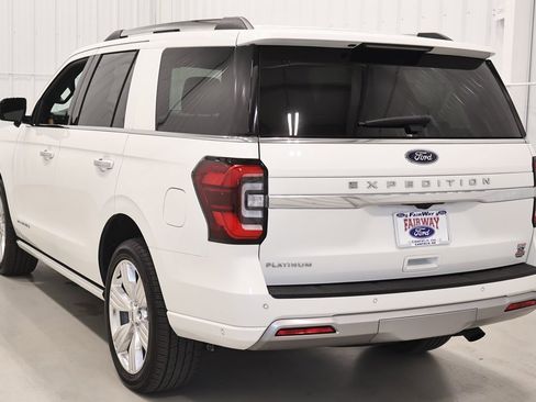 Certified 2024 Ford Expedition Platinum image 8