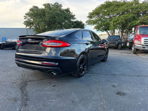 Used 2019 Ford Fusion SE w/ Equipment Group 151A FWD image 5