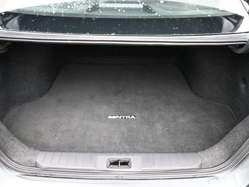 Used 2020 Nissan Sentra SV image 6