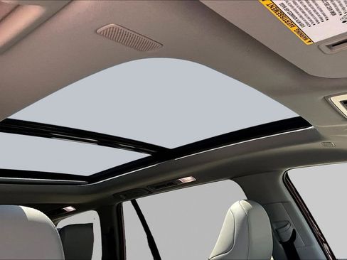 Used 2025 Toyota Grand Highlander AWD image 30