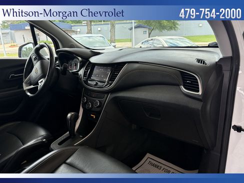 Used 2021 Chevrolet Trax LT w/ Premium Seat Package AWD/4WD image 32