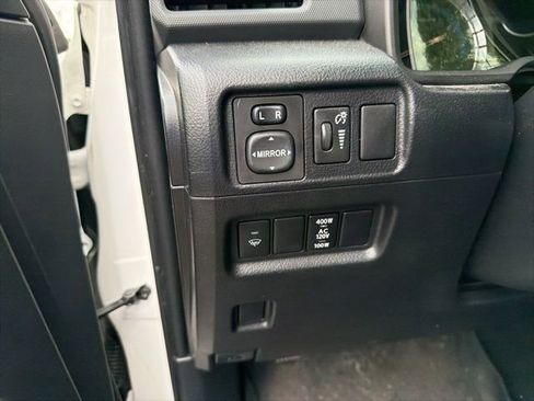 Used 2018 Toyota 4Runner SR5 Premium image 10