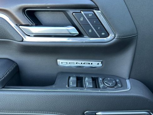 Used 2025 GMC Sierra 1500 Elevation w/ Elevation Premium Package image 10