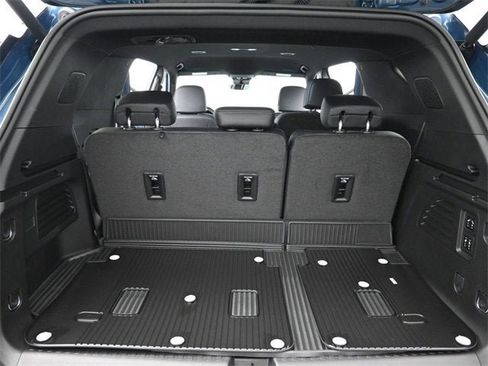 New 2026 Chevrolet Traverse High Country w/ LPO, Floor Liner Package image 36