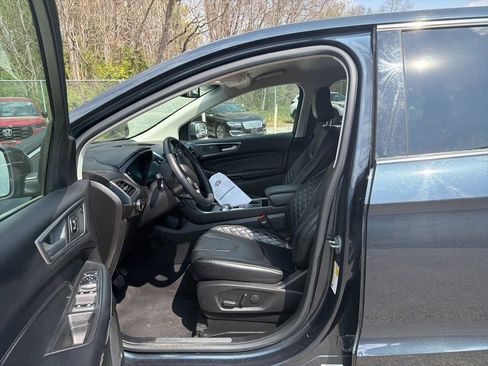 Used 2024 Ford Edge Titanium image 4
