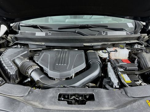 Used 2025 Chevrolet Traverse LT image 35