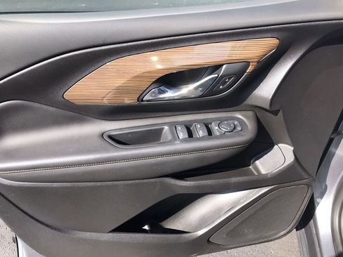 Used 2020 GMC Terrain SLE FWD image 13