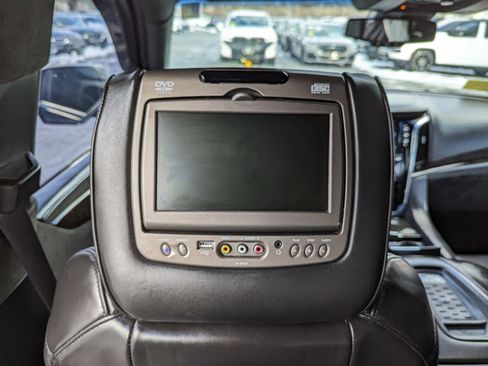 Used 2016 Cadillac Escalade Platinum image 42