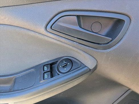 Used 2014 Ford Focus S image 15