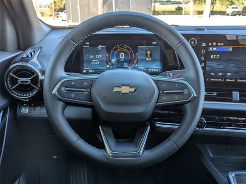 New 2026 Chevrolet Equinox LT image 10