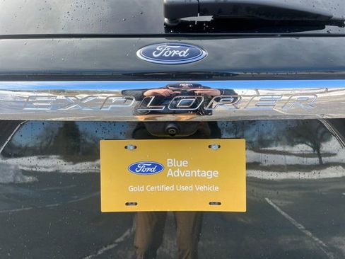 Certified 2022 Ford Explorer XLT w/ Equipment Group 202A image 39