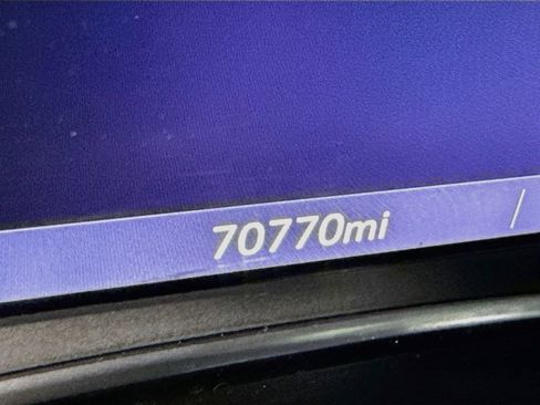Used 2019 Chevrolet Blazer LT w/ Sound & Technology Package FWD image 4