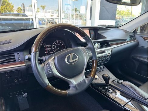Used 2013 Lexus ES 350 w/ Luxury Pkg FWD image 24
