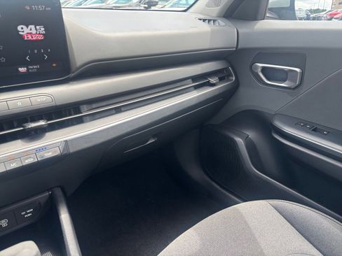 Used 2025 Kia K4 FWD image 34