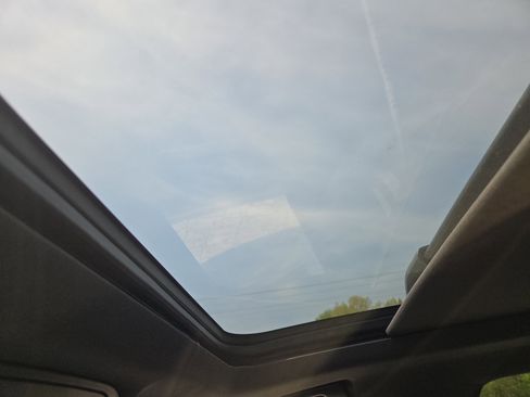 Used 2022 Chevrolet Tahoe RST w/ Sport Performance Package image 17