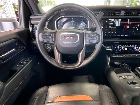 Used 2025 GMC Sierra 2500 AT4 w/ AT4 Premium Plus Package AWD/4WD image 5