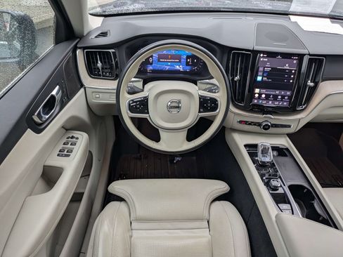 Used 2022 Volvo XC60 B6 Inscription w/ Climate Package AWD/4WD image 23