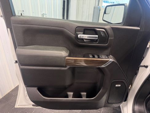 Used 2019 Chevrolet Silverado 1500 RST image 14