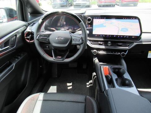 New 2025 Chevrolet Equinox EV RS image 17