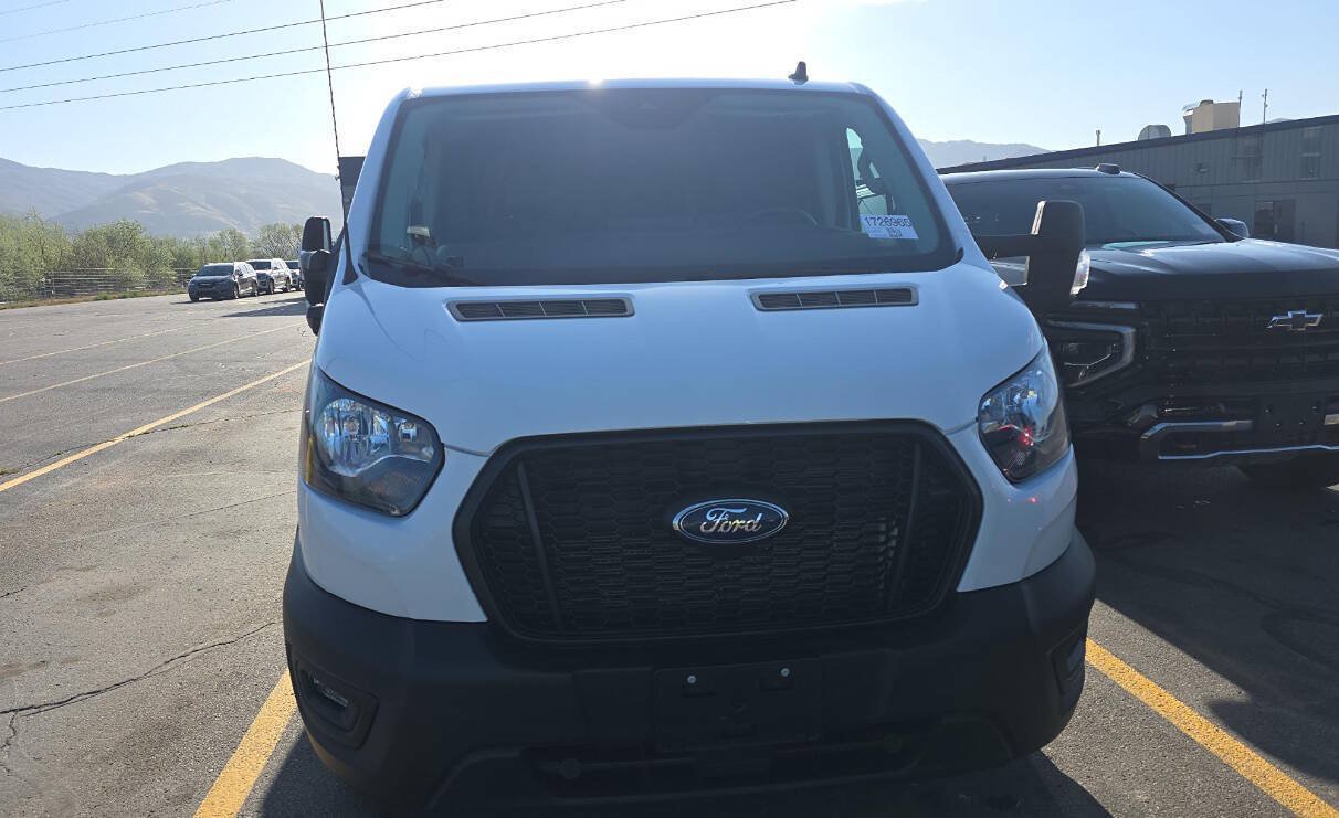 Used 2023 Ford Transit 250 Low Roof AWD image 6