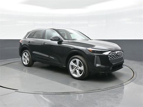 Certified 2025 Audi Q5 Premium Plus w/ Premium Plus image 1