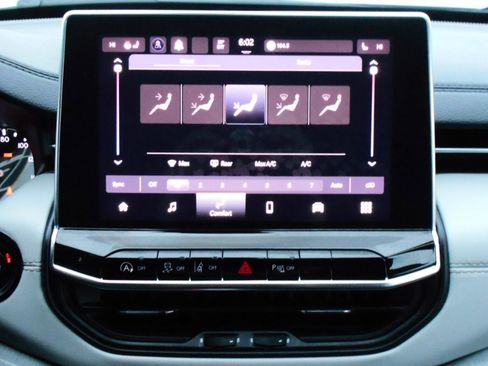 Certified 2024 Jeep Compass Limited w/ Sun and Sound Group image 25